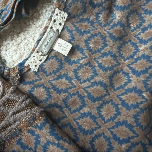 ⭐️BOGO FREE⭐️ GIMMICKS by Buckle Grunge Lace and Cotton Top S - Picture 8 of 10